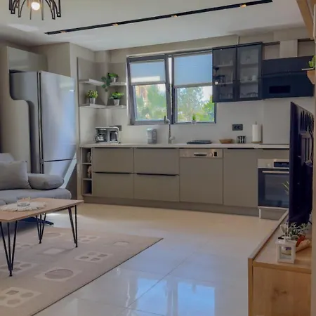 Modern 2-br Near With Pool Access E-1-75 * Ayvalı