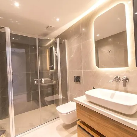 شقة Modern 2-br Near With Pool Access E-1-75